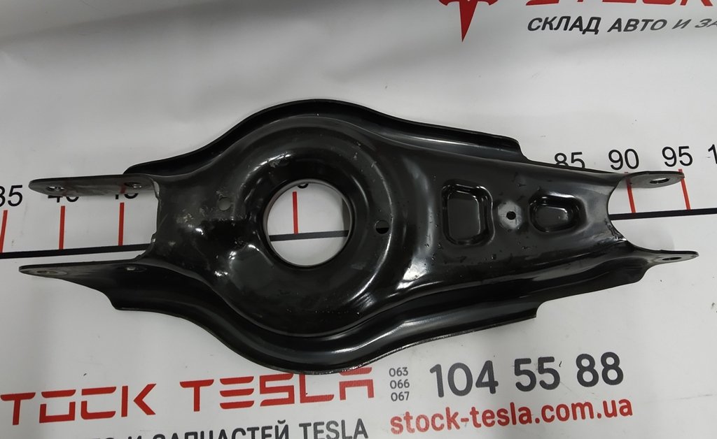 1 Bakre nedre spak för fjäder Tesla modell 3, modell Y 1044451-00-F